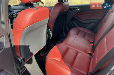 Хетчбек Mercedes-Benz B-Class 2015 в  фото 13 Хетчбек Mercedes-Benz B-Class 2015 в