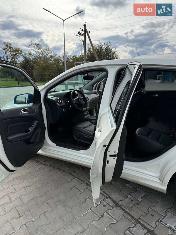 Хетчбек Mercedes-Benz B-Class 2015 в Миколаєві фото 7 Хетчбек Mercedes-Benz B-Class 2015 в Миколаєві