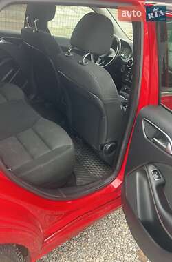 Хэтчбек Mercedes-Benz B-Class 2016 в 