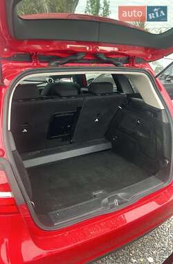 Хэтчбек Mercedes-Benz B-Class 2016 в 