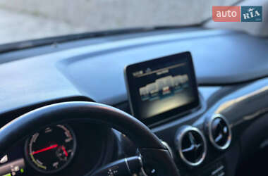 Хетчбек Mercedes-Benz B-Class 2017 в 