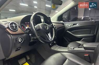Хетчбек Mercedes-Benz B-Class 2015 в  фото 21 Хетчбек Mercedes-Benz B-Class 2015 в