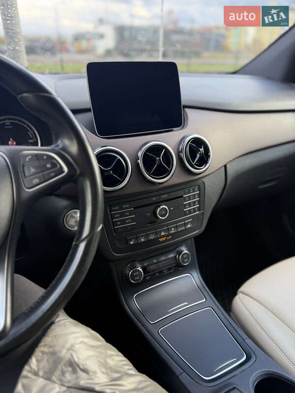 Хэтчбек Mercedes-Benz B-Class 2015 в Радехове фото 12 Хэтчбек Mercedes-Benz B-Class 2015 в Радехове