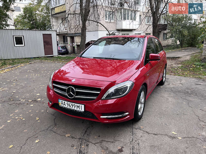Хетчбек Mercedes-Benz B-Class 2012 в Києві фото 2 Хетчбек Mercedes-Benz B-Class 2012 в Києві