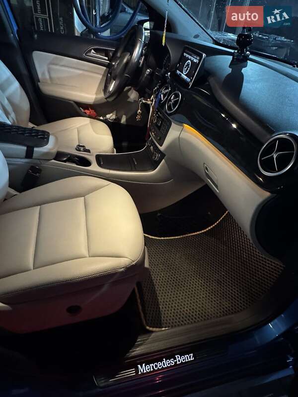 Хетчбек Mercedes-Benz B-Class 2014 в Полтаві фото 10 Хетчбек Mercedes-Benz B-Class 2014 в Полтаві