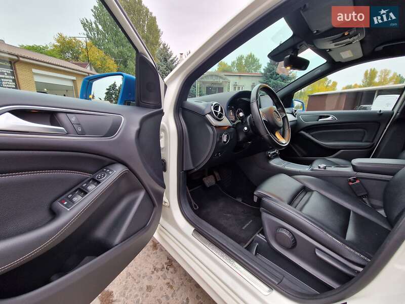 Хетчбек Mercedes-Benz B-Class 2016 в Дніпрі фото 14 Хетчбек Mercedes-Benz B-Class 2016 в Дніпрі