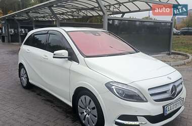 Хэтчбек Mercedes-Benz B-Class 2015 в 