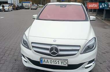 Хэтчбек Mercedes-Benz B-Class 2015 в 