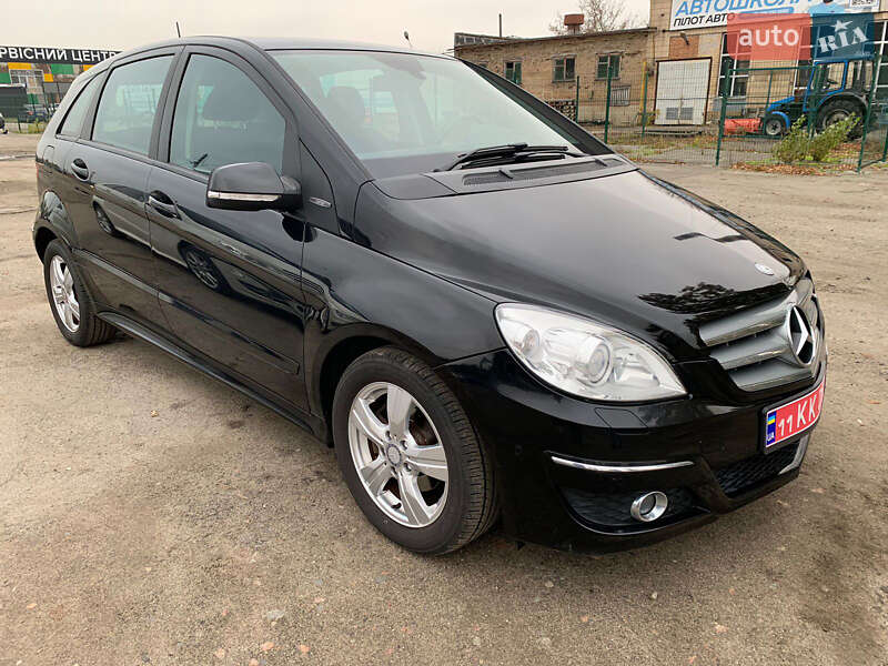 Хетчбек Mercedes-Benz B-Class 2010 в Києві фото 10 Хетчбек Mercedes-Benz B-Class 2010 в Києві
