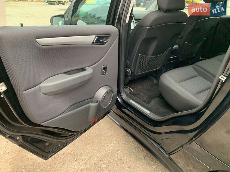 Хетчбек Mercedes-Benz B-Class 2010 в Києві фото 32 Хетчбек Mercedes-Benz B-Class 2010 в Києві