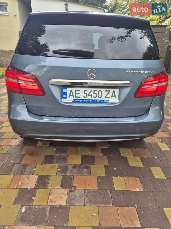Хэтчбек Mercedes-Benz B-Class 2015 в Днепре фото 3 Хэтчбек Mercedes-Benz B-Class 2015 в Днепре