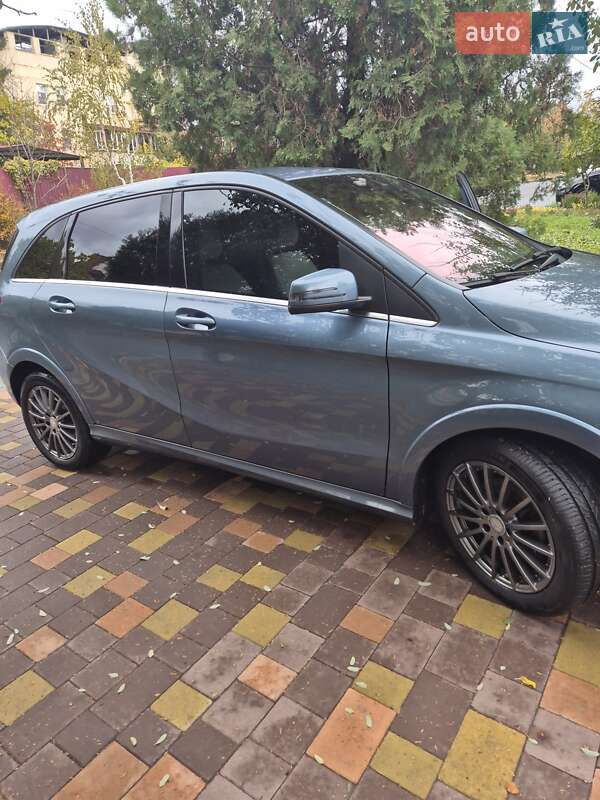 Хэтчбек Mercedes-Benz B-Class 2015 в Днепре фото 5 Хэтчбек Mercedes-Benz B-Class 2015 в Днепре