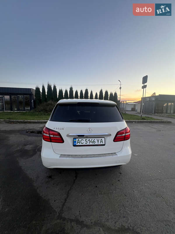 Хетчбек Mercedes-Benz B-Class 2015 в Луцьку фото 4 Хетчбек Mercedes-Benz B-Class 2015 в Луцьку