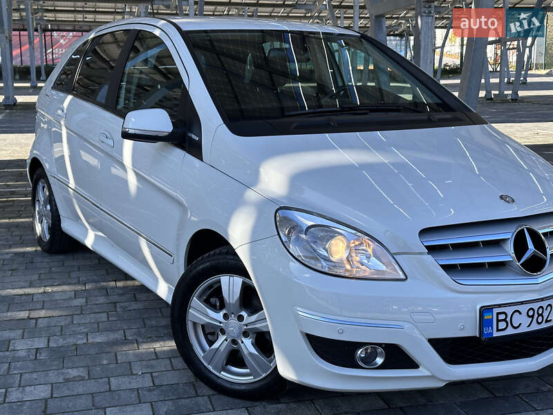Хетчбек Mercedes-Benz B-Class 2010 в Львові фото 8 Хетчбек Mercedes-Benz B-Class 2010 в Львові