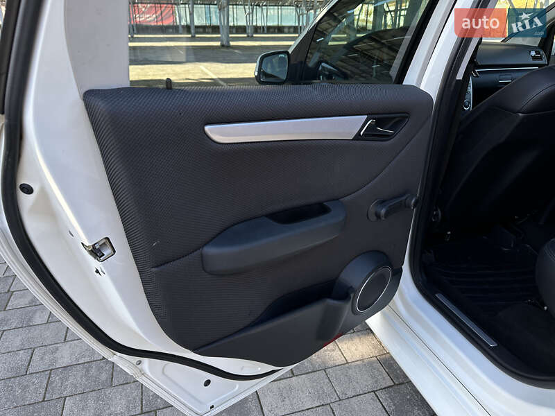 Хетчбек Mercedes-Benz B-Class 2010 в Львові фото 27 Хетчбек Mercedes-Benz B-Class 2010 в Львові