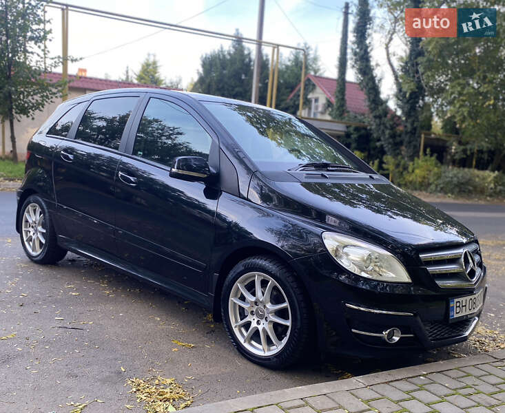 Mercedes-Benz B-Class 2011