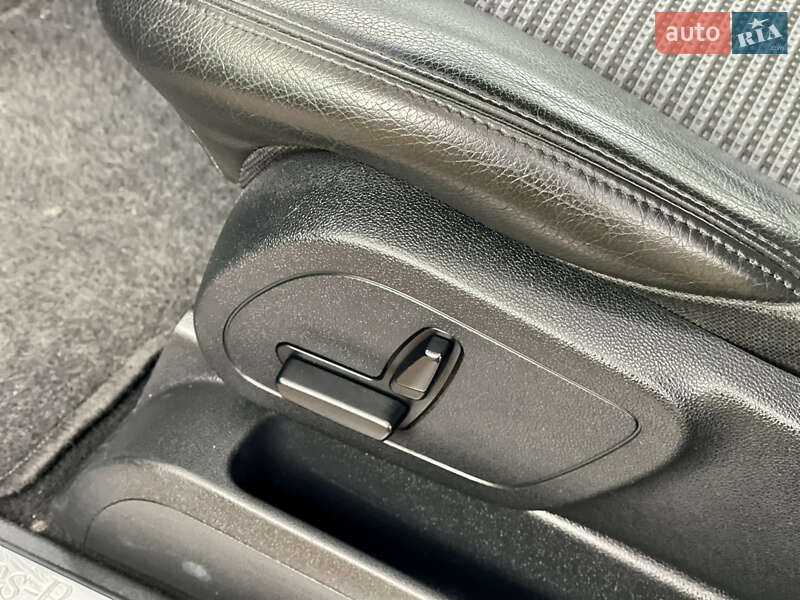 Хетчбек Mercedes-Benz B-Class 2005 в Львові фото 20 Хетчбек Mercedes-Benz B-Class 2005 в Львові