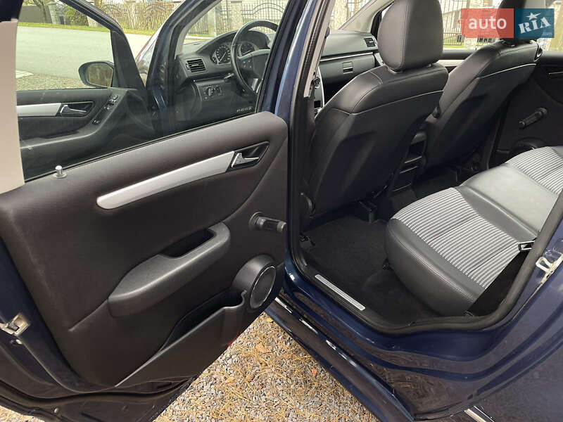 Хетчбек Mercedes-Benz B-Class 2005 в Львові фото 28 Хетчбек Mercedes-Benz B-Class 2005 в Львові