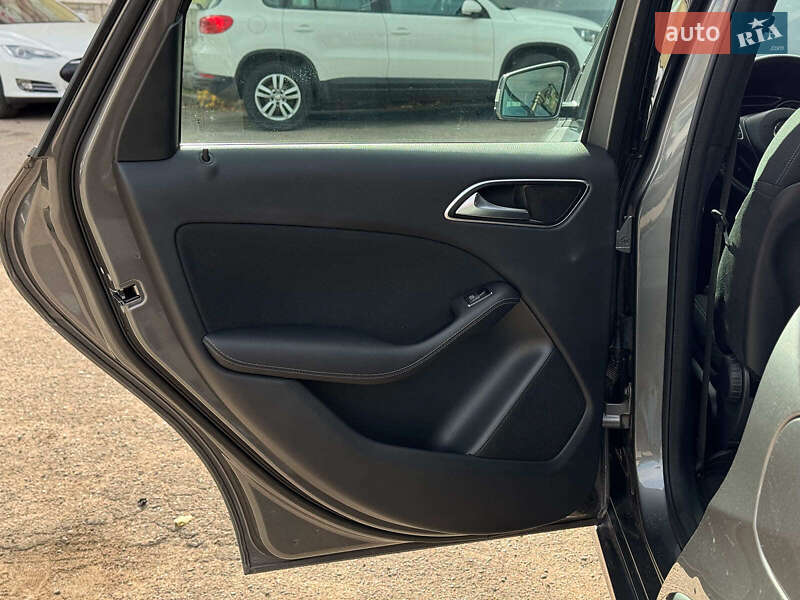 Хетчбек Mercedes-Benz B-Class 2017 в Вінниці фото 37 Хетчбек Mercedes-Benz B-Class 2017 в Вінниці