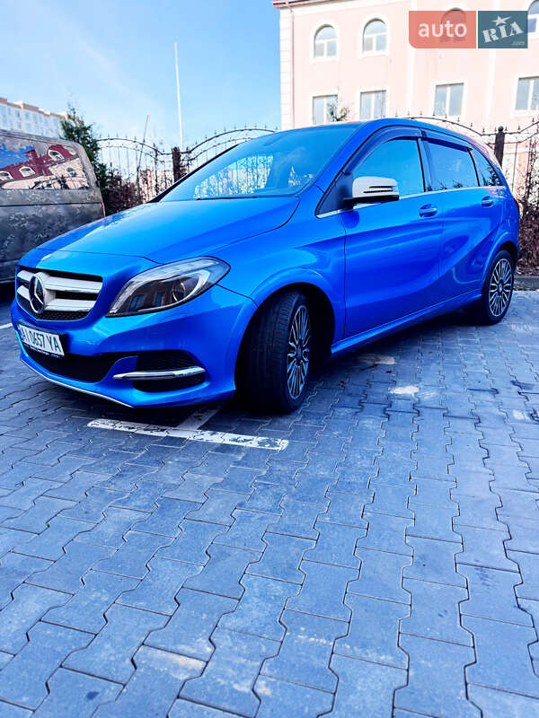 Хэтчбек Mercedes-Benz B-Class 2016 в Киеве фото 3 Хэтчбек Mercedes-Benz B-Class 2016 в Киеве