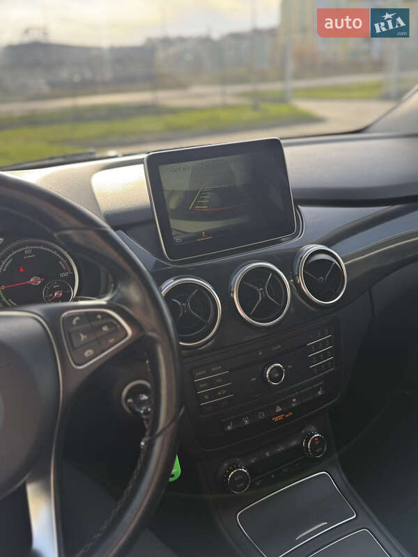 Хэтчбек Mercedes-Benz B-Class 2015 в Радехове фото 11 Хэтчбек Mercedes-Benz B-Class 2015 в Радехове