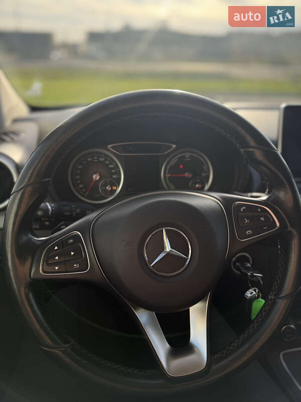 Хэтчбек Mercedes-Benz B-Class 2015 в Радехове фото 16 Хэтчбек Mercedes-Benz B-Class 2015 в Радехове