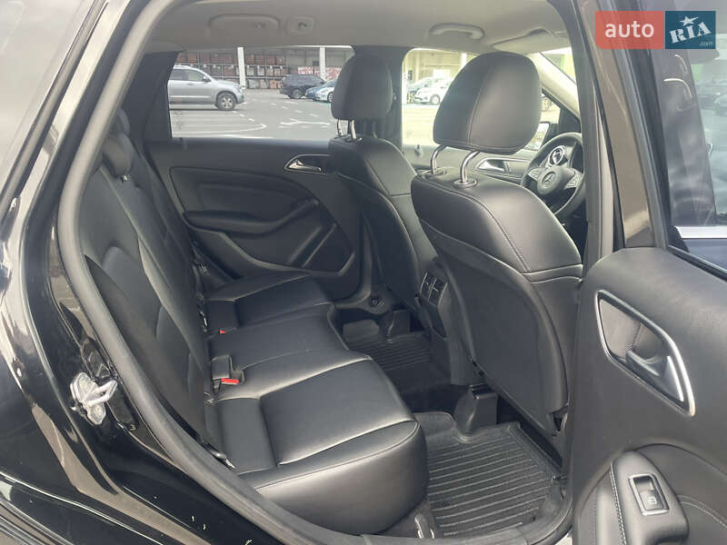 Хэтчбек Mercedes-Benz B-Class 2018 в Киеве фото 25 Хэтчбек Mercedes-Benz B-Class 2018 в Киеве