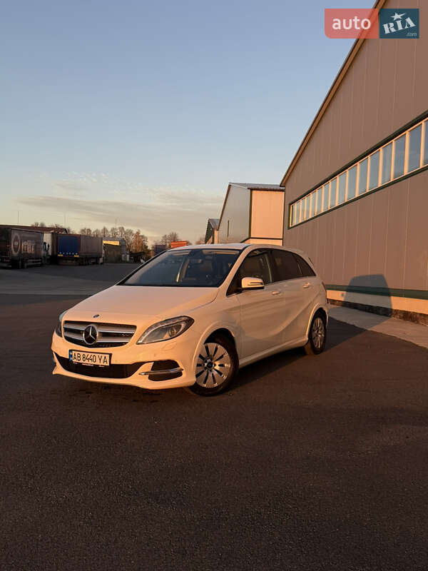 Хэтчбек Mercedes-Benz B-Class 2015 в Виннице фото 82 Хэтчбек Mercedes-Benz B-Class 2015 в Виннице