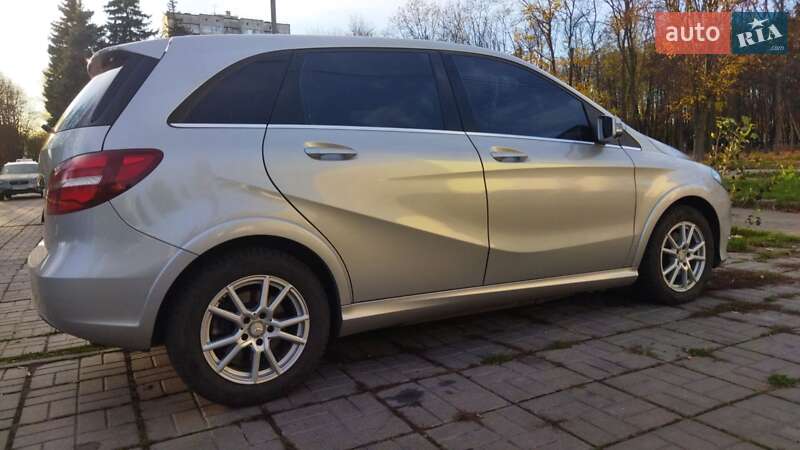 Хэтчбек Mercedes-Benz B-Class 2016 в Киеве