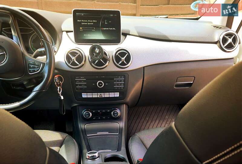 Хэтчбек Mercedes-Benz B-Class 2015 в Ивано-Франковске