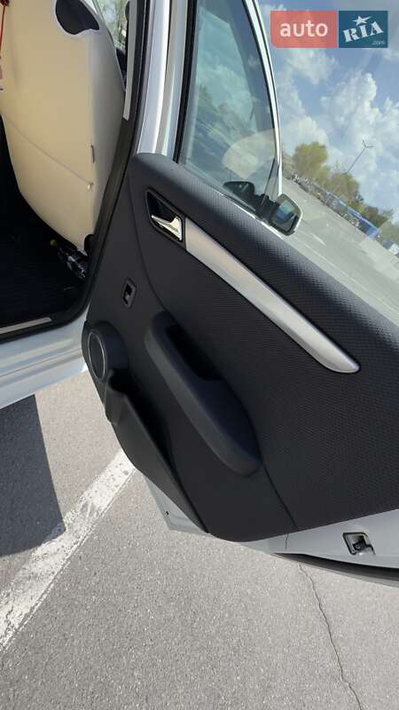 Хетчбек Mercedes-Benz B-Class 2009 в Дніпрі