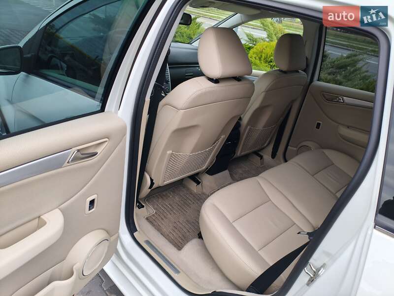 Хэтчбек Mercedes-Benz B-Class 2010 в Киеве фото 10 Хэтчбек Mercedes-Benz B-Class 2010 в Киеве