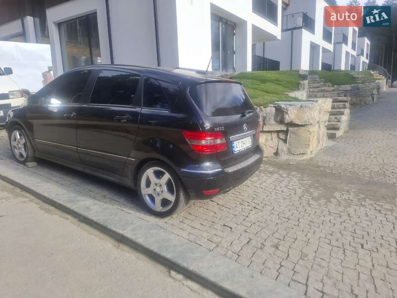 Хетчбек Mercedes-Benz B-Class 2011 в Буковеле фото 4 Хетчбек Mercedes-Benz B-Class 2011 в Буковеле