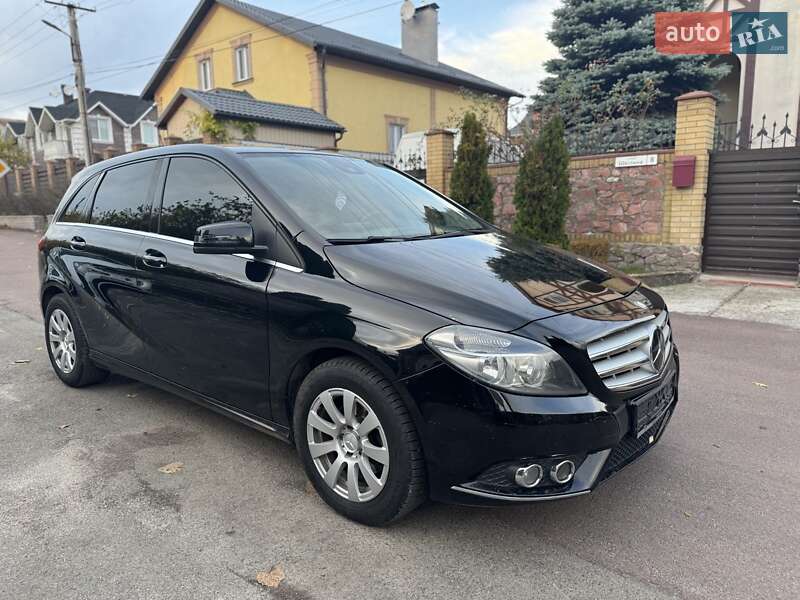 Хэтчбек Mercedes-Benz B-Class 2014 в Киеве фото Хэтчбек Mercedes-Benz B-Class 2014 в Киеве