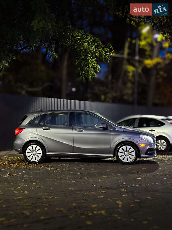 Хэтчбек Mercedes-Benz B-Class 2014 в Броварах