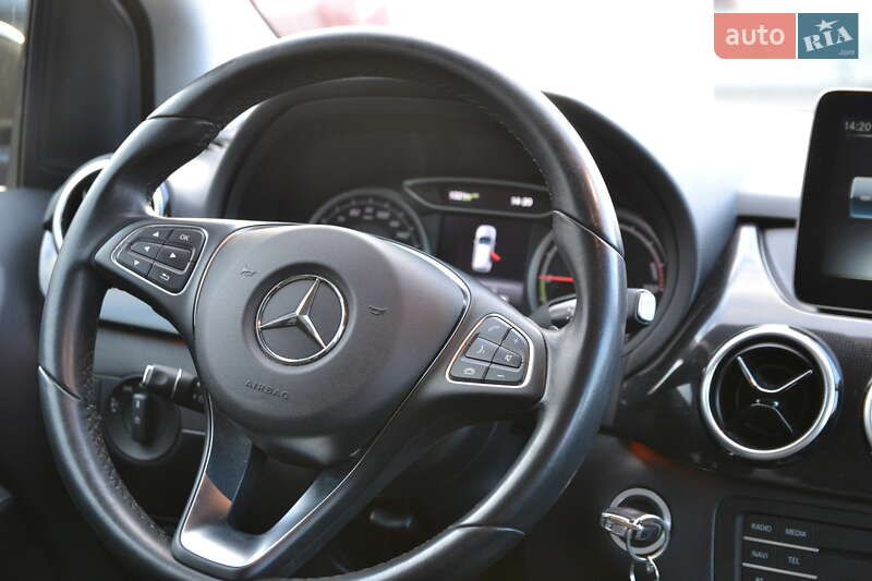 Хетчбек Mercedes-Benz B-Class 2017 в Луцьку фото 25 Хетчбек Mercedes-Benz B-Class 2017 в Луцьку