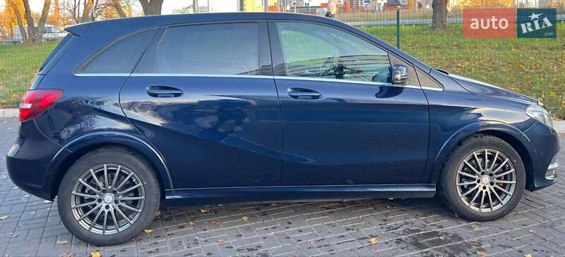Хэтчбек Mercedes-Benz B-Class 2017 в Киеве