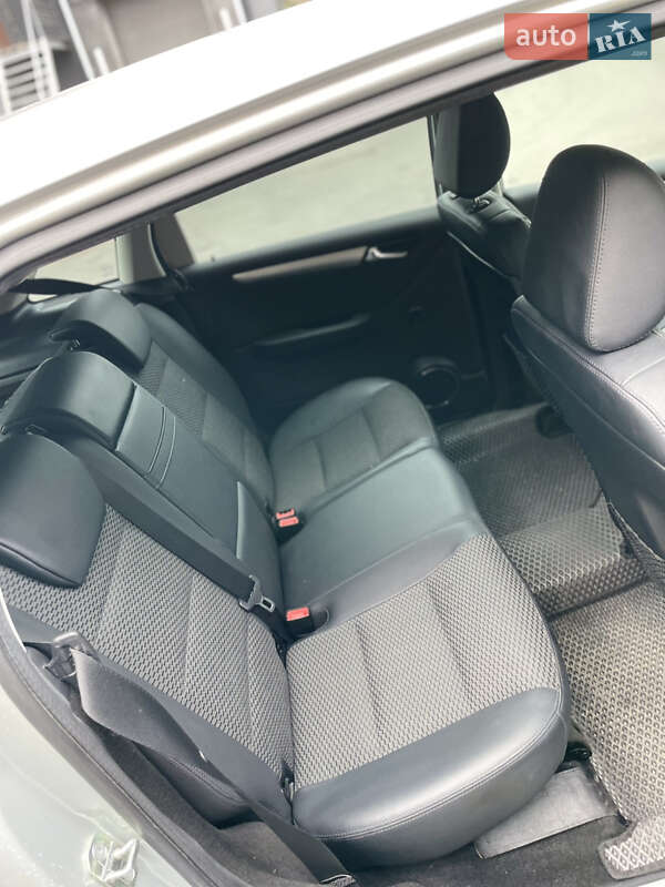 Хетчбек Mercedes-Benz B-Class 2011 в Тернополі фото 31 Хетчбек Mercedes-Benz B-Class 2011 в Тернополі