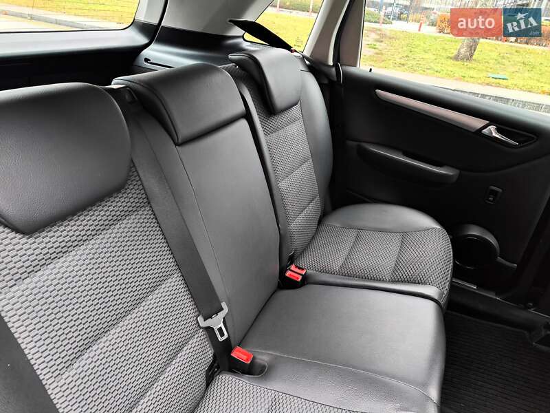 Хэтчбек Mercedes-Benz B-Class 2010 в Киеве фото 62 Хэтчбек Mercedes-Benz B-Class 2010 в Киеве