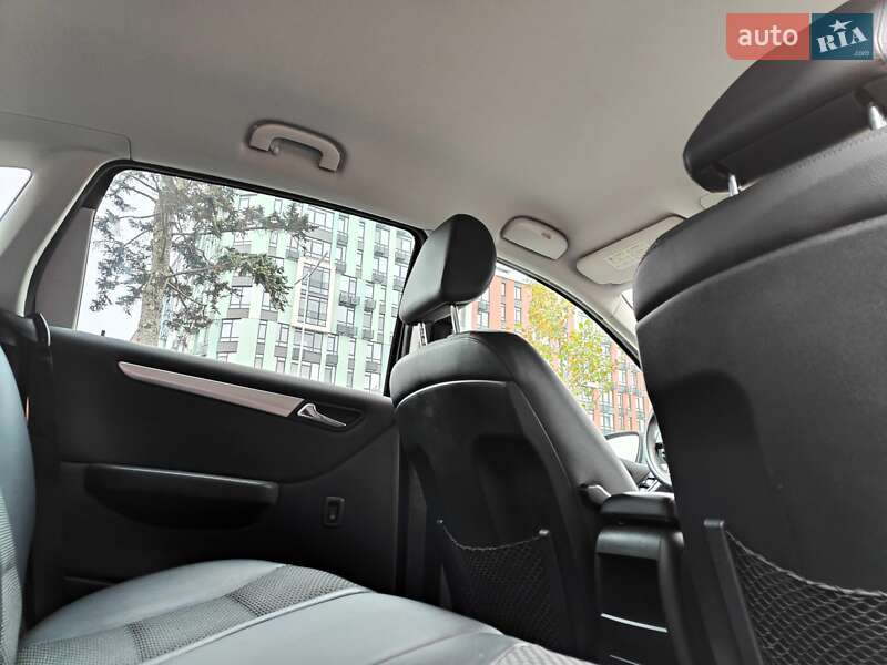 Хэтчбек Mercedes-Benz B-Class 2010 в Киеве фото 61 Хэтчбек Mercedes-Benz B-Class 2010 в Киеве