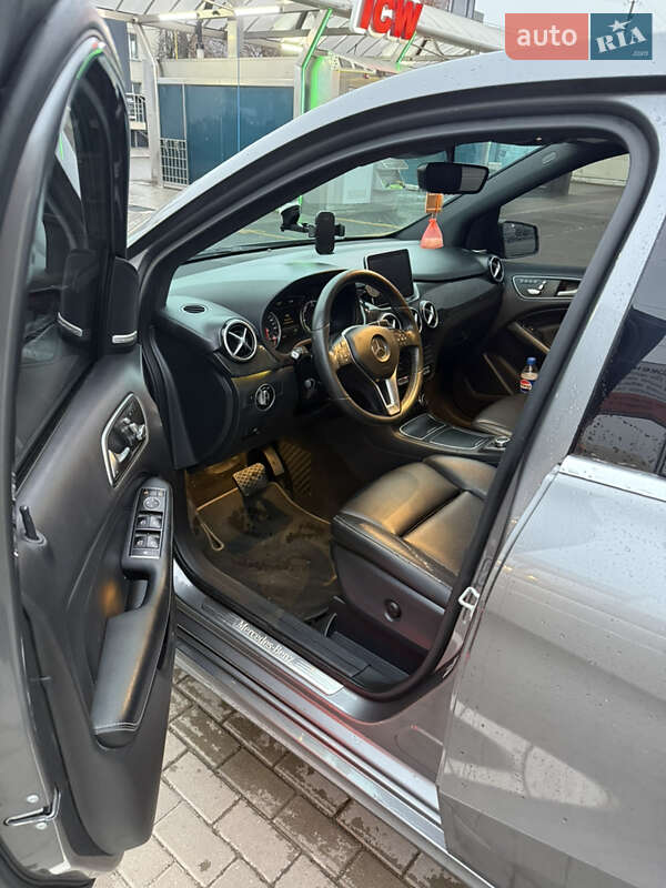 Хэтчбек Mercedes-Benz B-Class 2015 в Киеве
