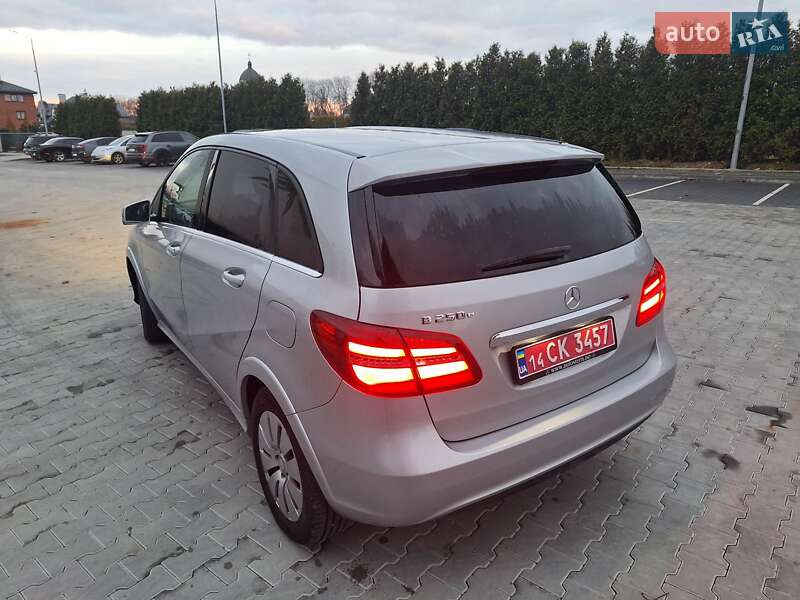 Хетчбек Mercedes-Benz B-Class 2015 в Городку фото 5 Хетчбек Mercedes-Benz B-Class 2015 в Городку