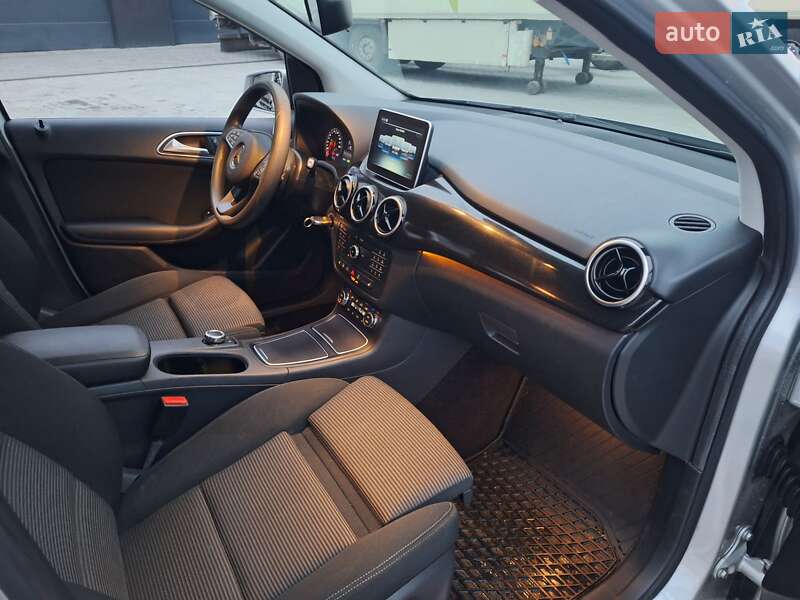 Хетчбек Mercedes-Benz B-Class 2015 в Городку фото 25 Хетчбек Mercedes-Benz B-Class 2015 в Городку