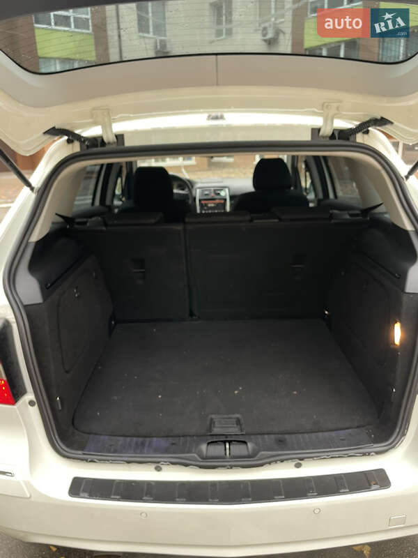Хетчбек Mercedes-Benz B-Class 2010 в Софіївській Борщагівці фото 8 Хетчбек Mercedes-Benz B-Class 2010 в Софіївській Борщагівці