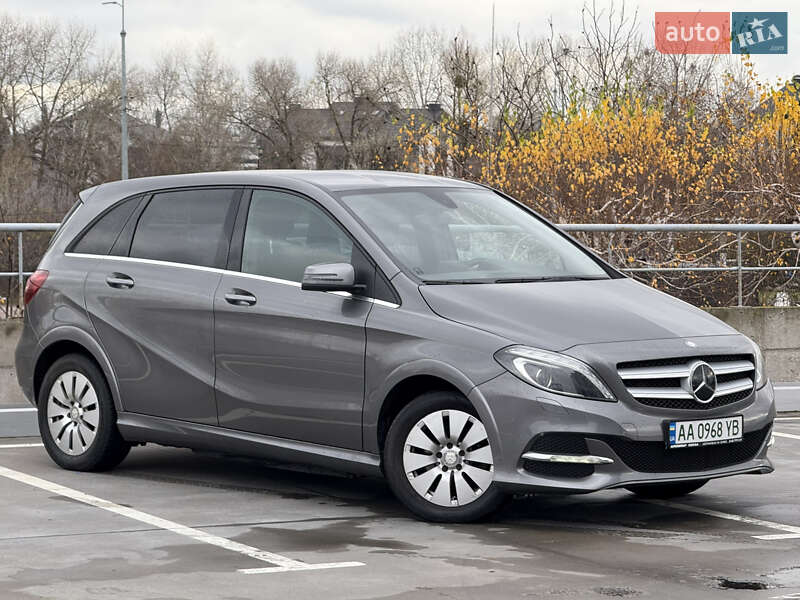 Хетчбек Mercedes-Benz B-Class 2016 в Києві фото 3 Хетчбек Mercedes-Benz B-Class 2016 в Києві