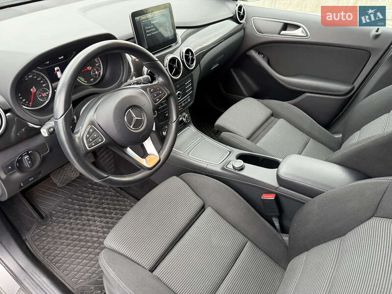 Хетчбек Mercedes-Benz B-Class 2016 в Києві фото 12 Хетчбек Mercedes-Benz B-Class 2016 в Києві