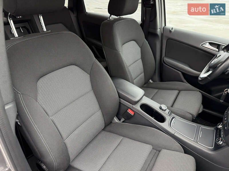 Хетчбек Mercedes-Benz B-Class 2016 в Києві фото 17 Хетчбек Mercedes-Benz B-Class 2016 в Києві