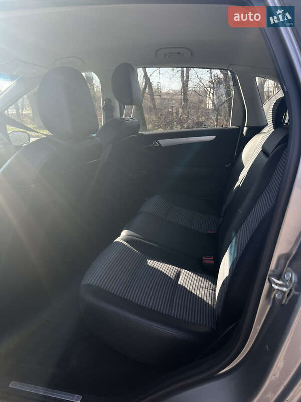 Хэтчбек Mercedes-Benz B-Class 2006 в Черновцах фото 7 Хэтчбек Mercedes-Benz B-Class 2006 в Черновцах