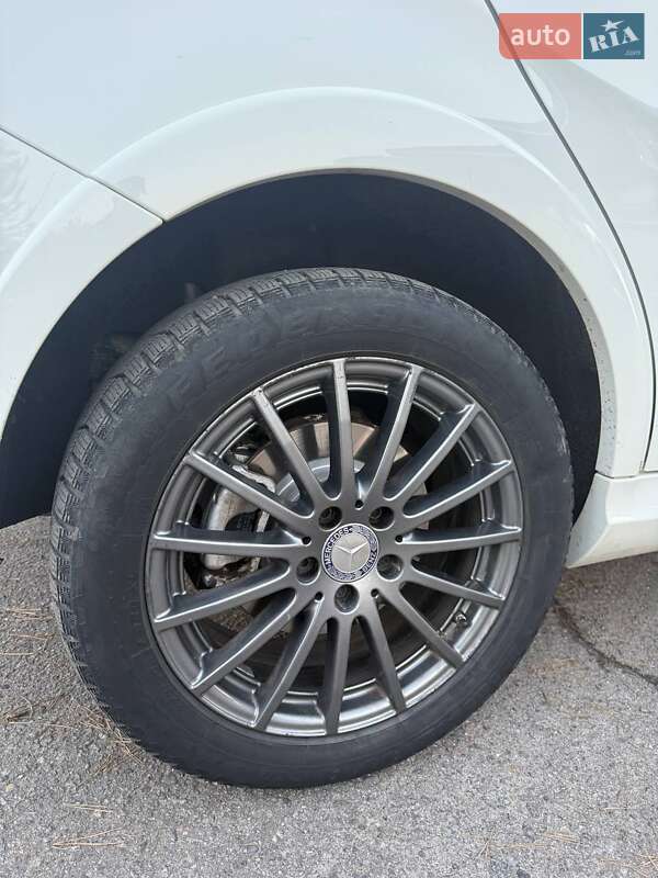 Хэтчбек Mercedes-Benz B-Class 2015 в Золочеве фото 16 Хэтчбек Mercedes-Benz B-Class 2015 в Золочеве