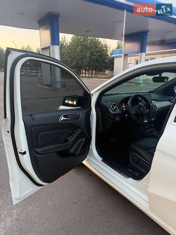 Хэтчбек Mercedes-Benz B-Class 2015 в Золочеве фото 9 Хэтчбек Mercedes-Benz B-Class 2015 в Золочеве